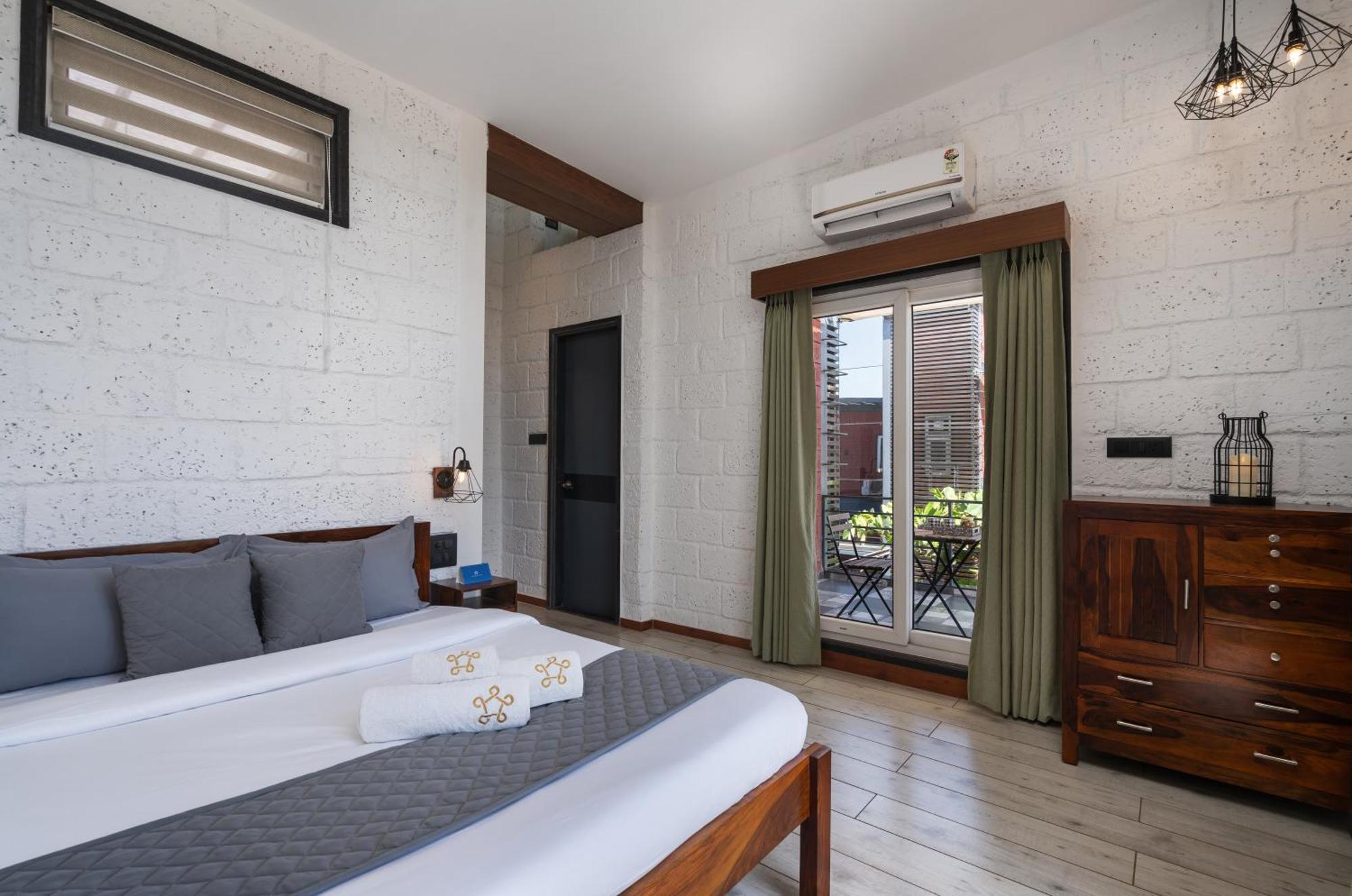 Saffronstays Calvin - 3 Bedroom Pool Villa In 로나발라 외부 사진