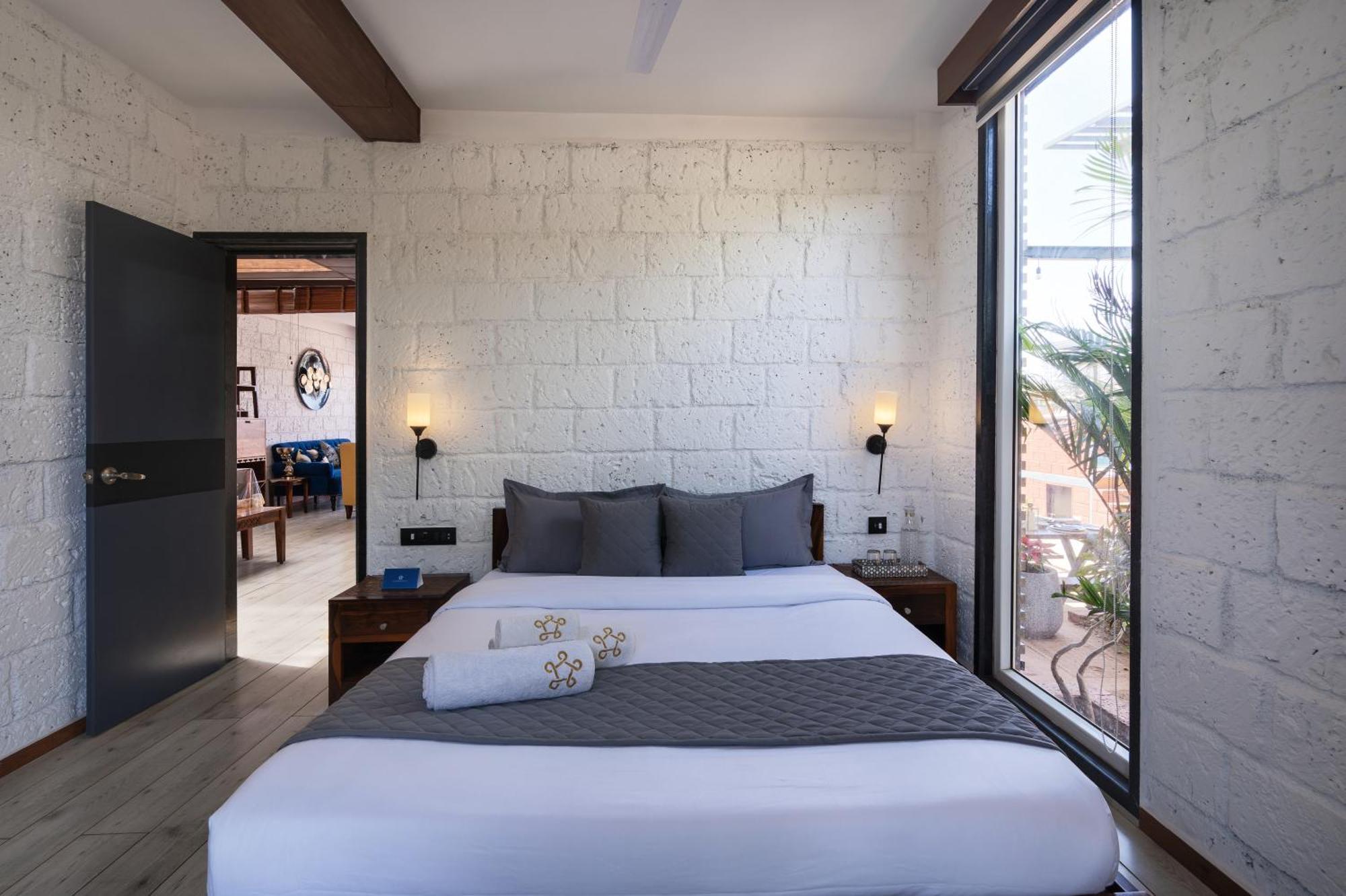 Saffronstays Calvin - 3 Bedroom Pool Villa In 로나발라 외부 사진